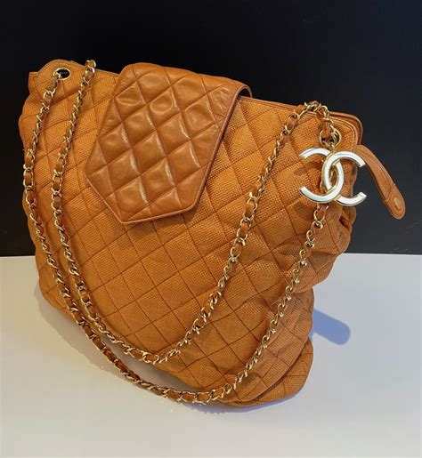 chanel tas cognac